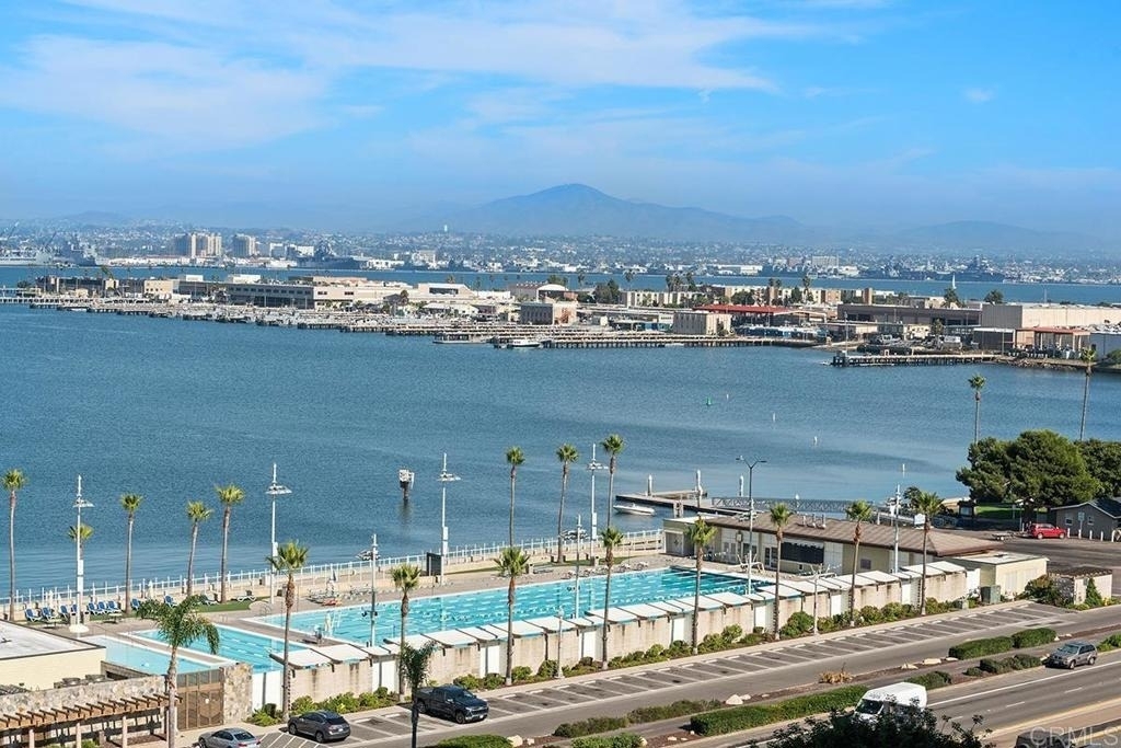 1810 Avenida Del Mundo - Photo 11