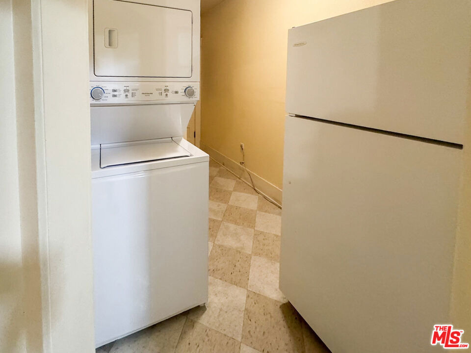 1123 Marion Avenue - Photo 23