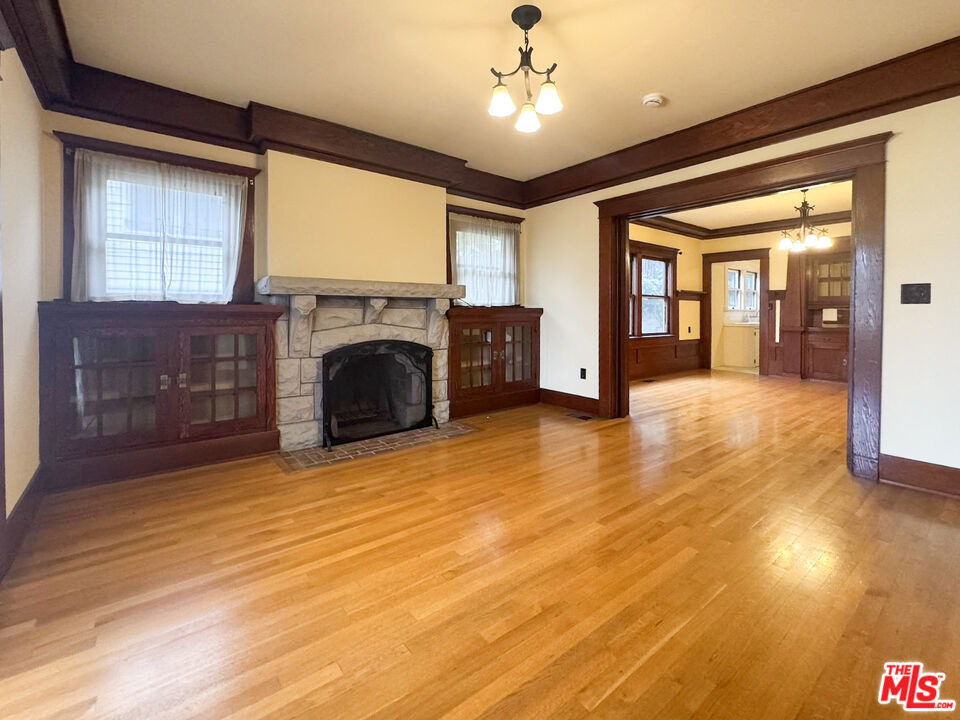 1123 Marion Avenue - Photo 2