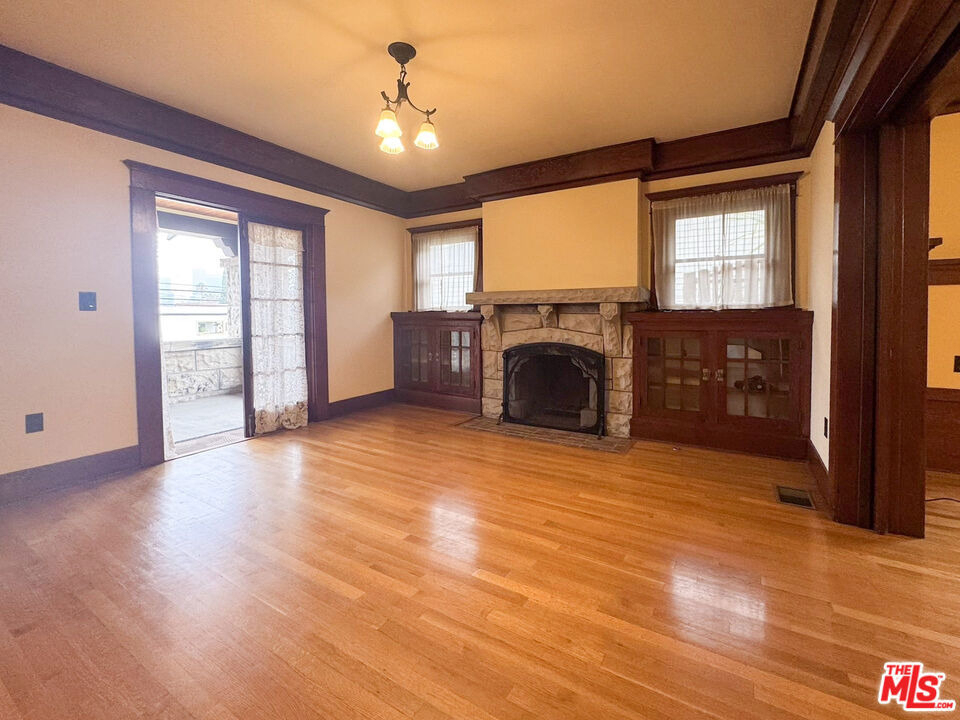 1123 Marion Avenue - Photo 4