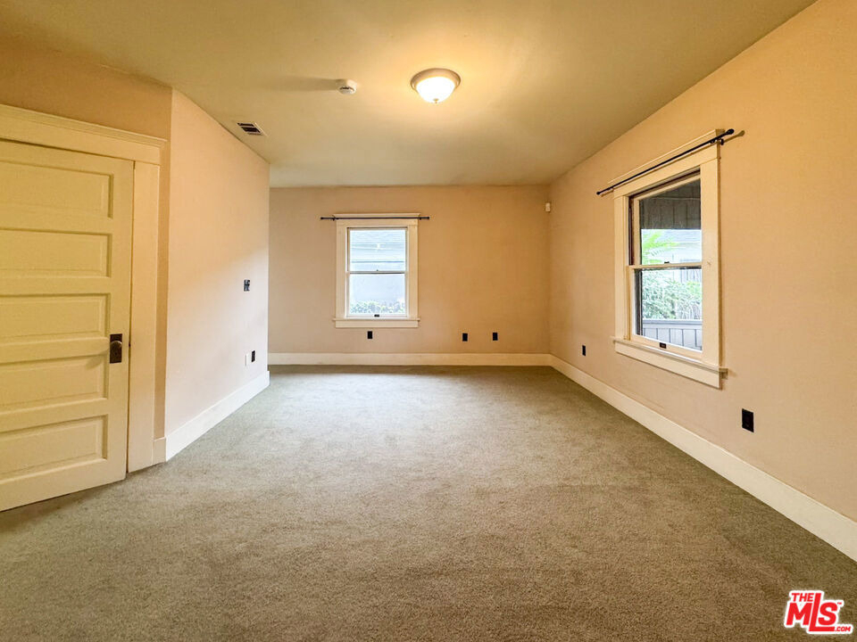 1123 Marion Avenue - Photo 16