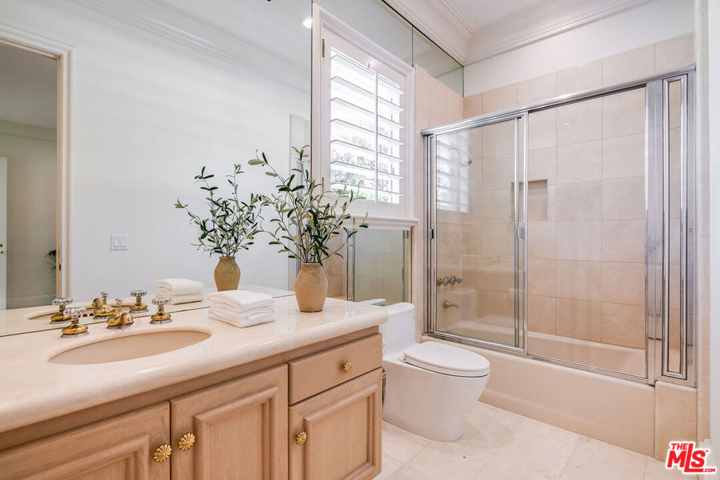 915 N Rexford Drive - Photo 34