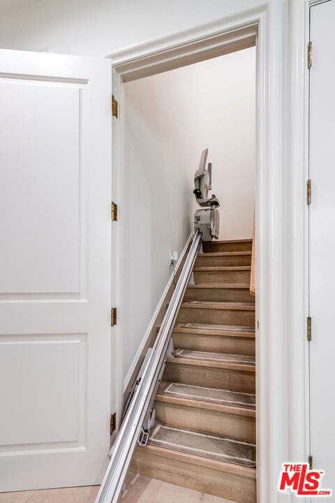 915 N Rexford Drive - Photo 45