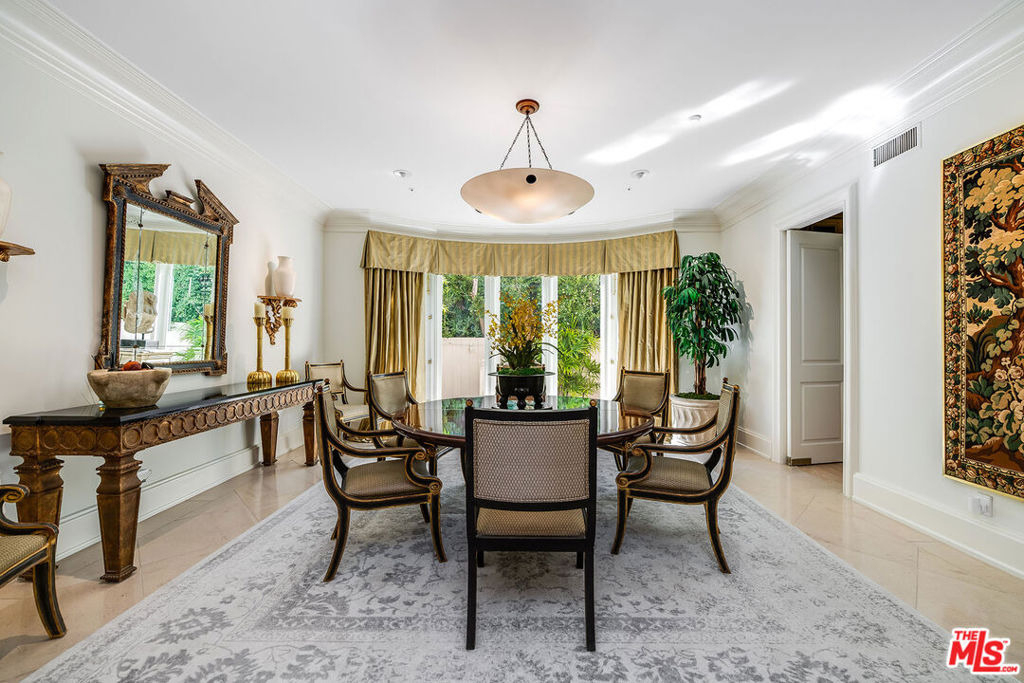 915 N Rexford Drive - Photo 10