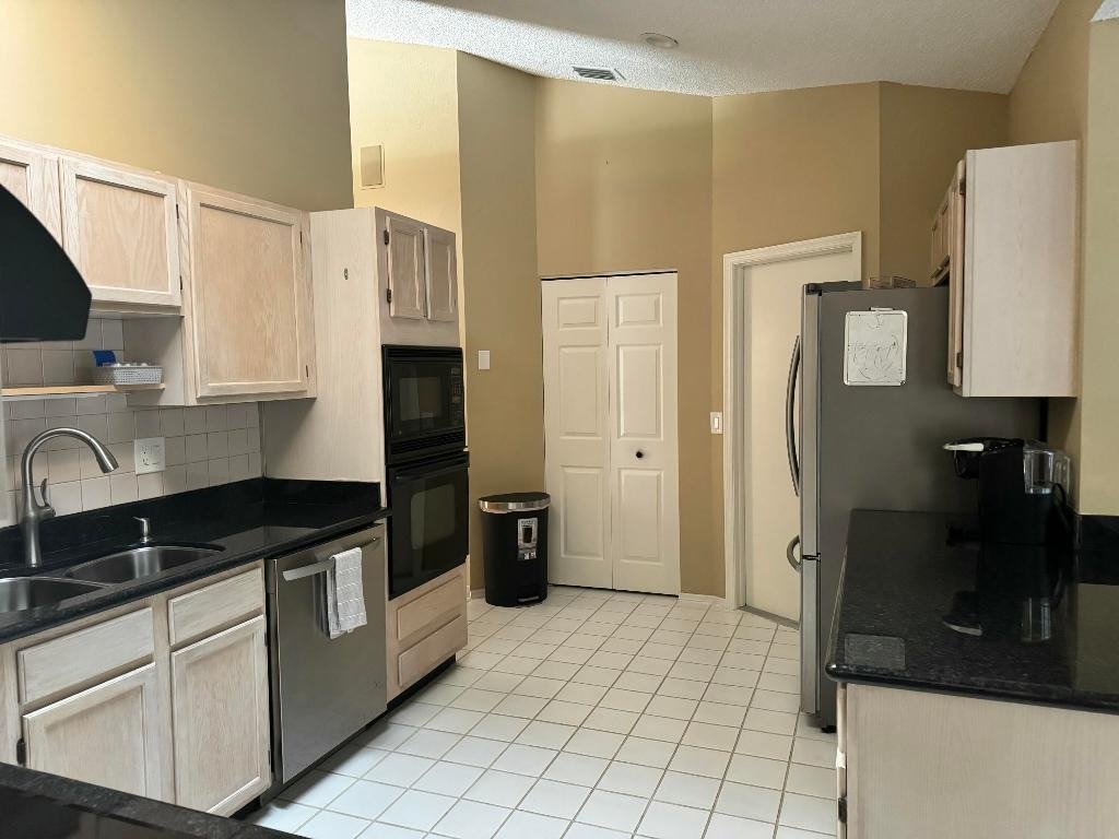 2937 Se Cates Circle - Photo 14