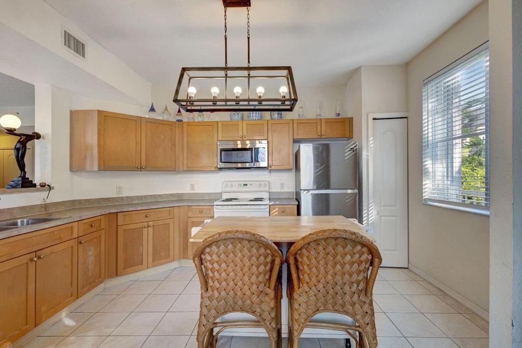 11023 Legacy Lane - Photo 18