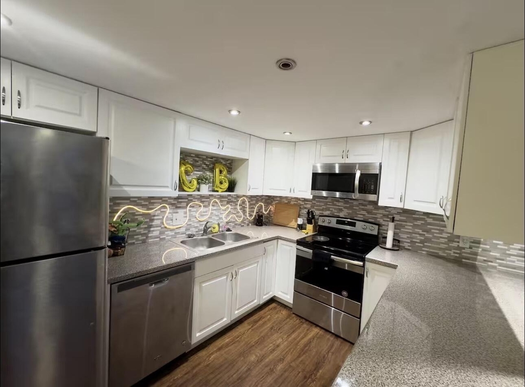 108 Lacosta Lane - Photo 0