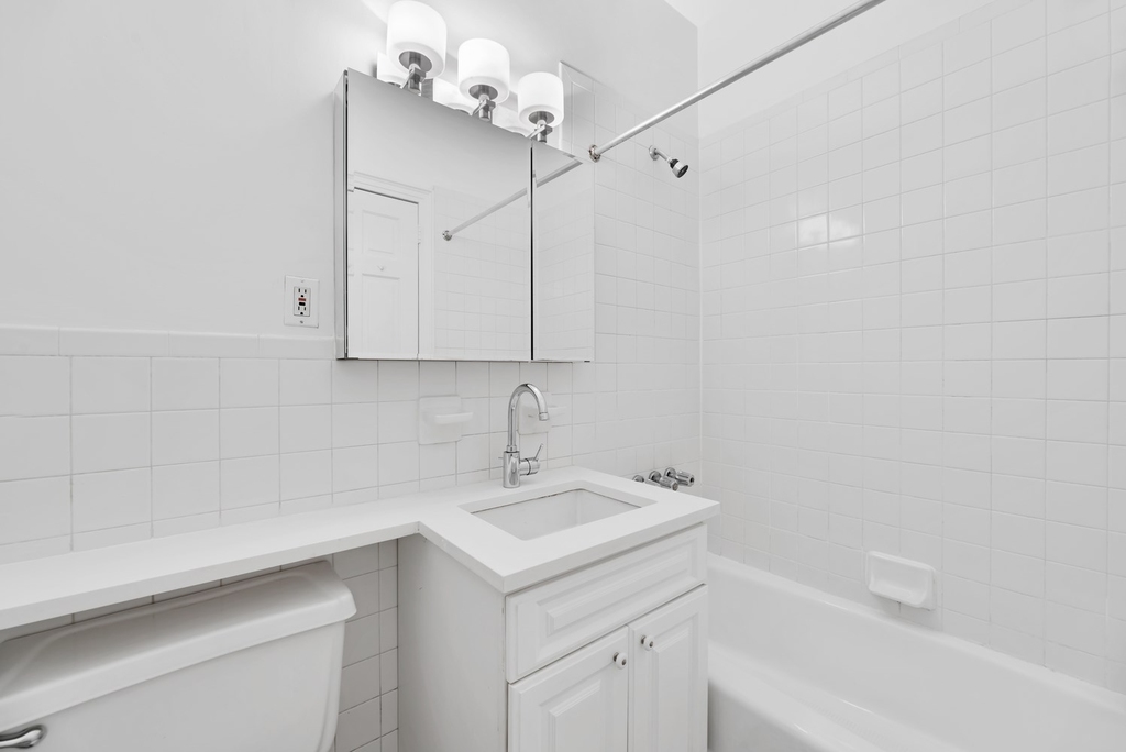 East 30th Street - Photo 5