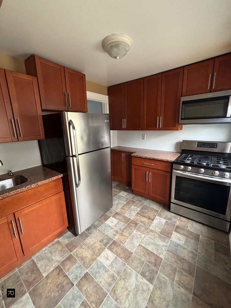 624 East 26th Street - Photo 3