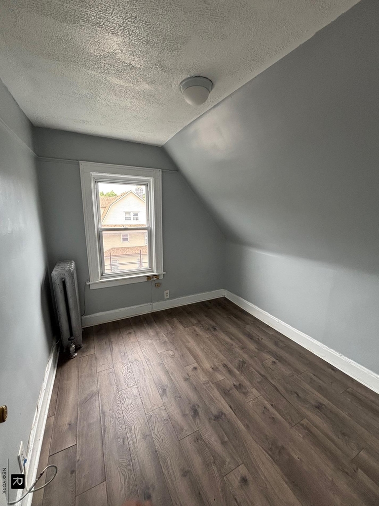 624 East 26th Street - Photo 4