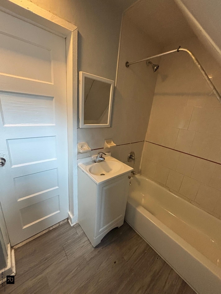 624 East 26th Street - Photo 6