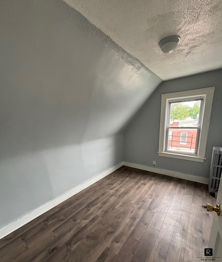 624 East 26th Street - Photo 5