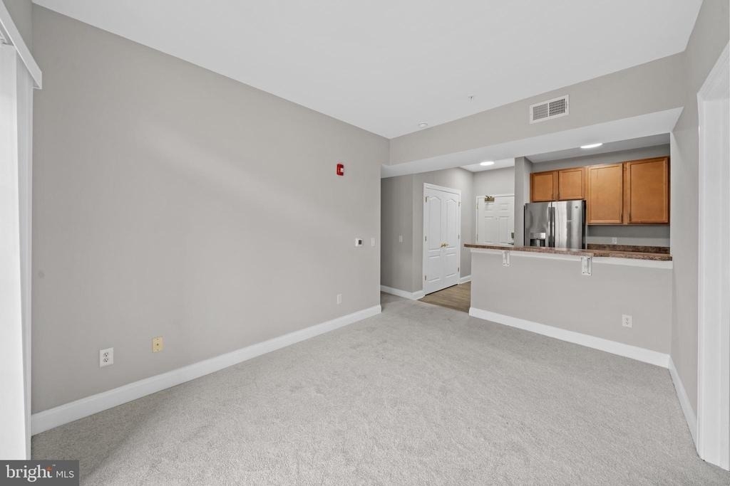 2000 Fountainview Circle - Photo 3
