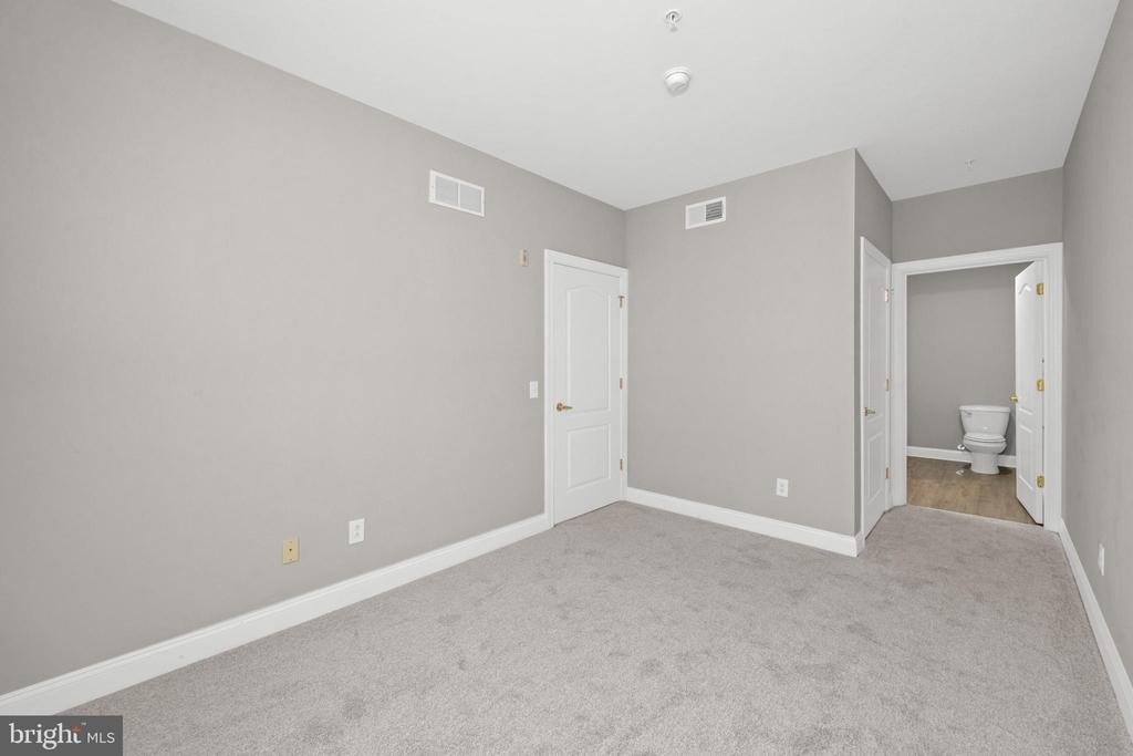 2000 Fountainview Circle - Photo 11
