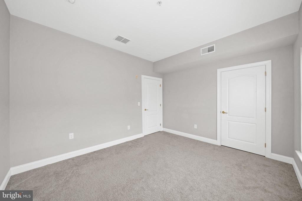 3000 Fountainview Circle - Photo 10
