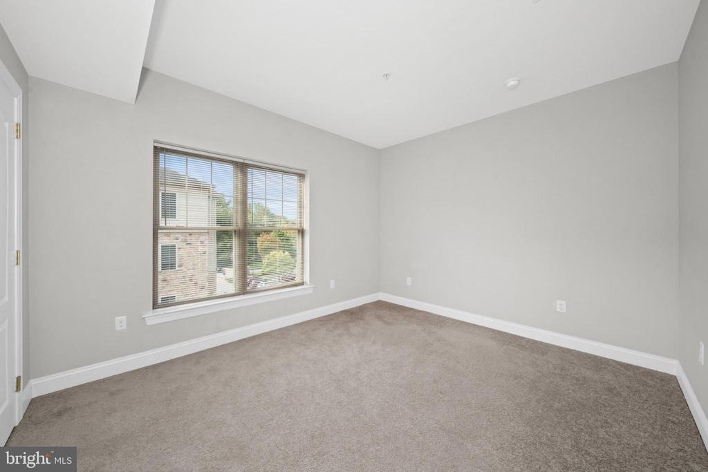 3000 Fountainview Circle - Photo 9