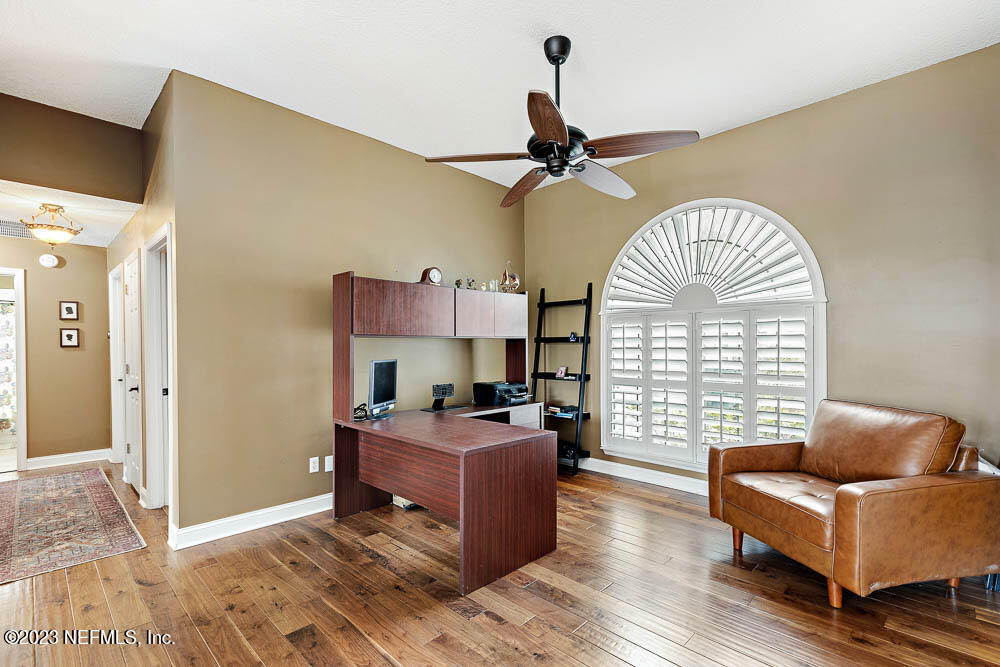 332 Maplewood Drive - Photo 5