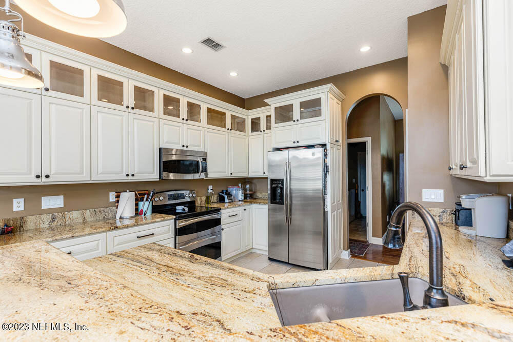 332 Maplewood Drive - Photo 8