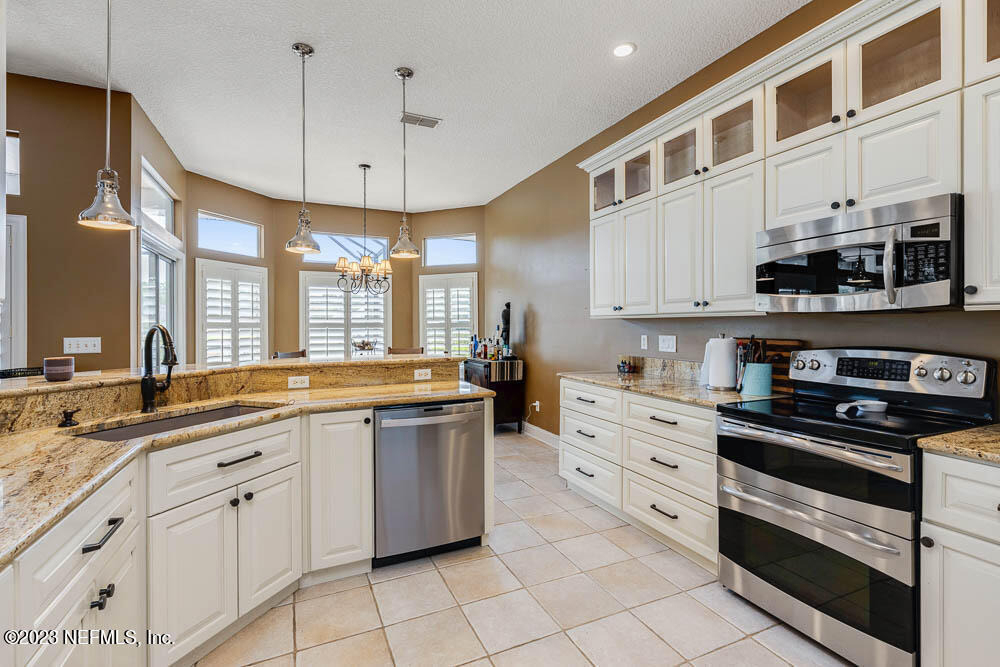 332 Maplewood Drive - Photo 9