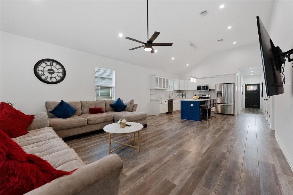 4547 Newberry Street - Photo 1