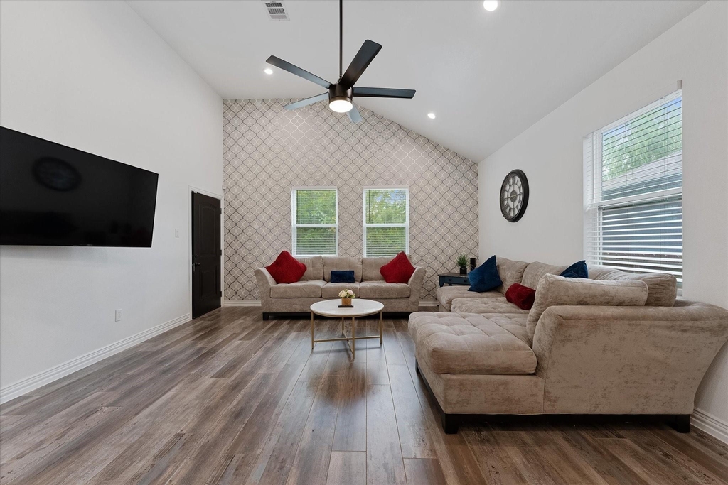4547 Newberry Street - Photo 2