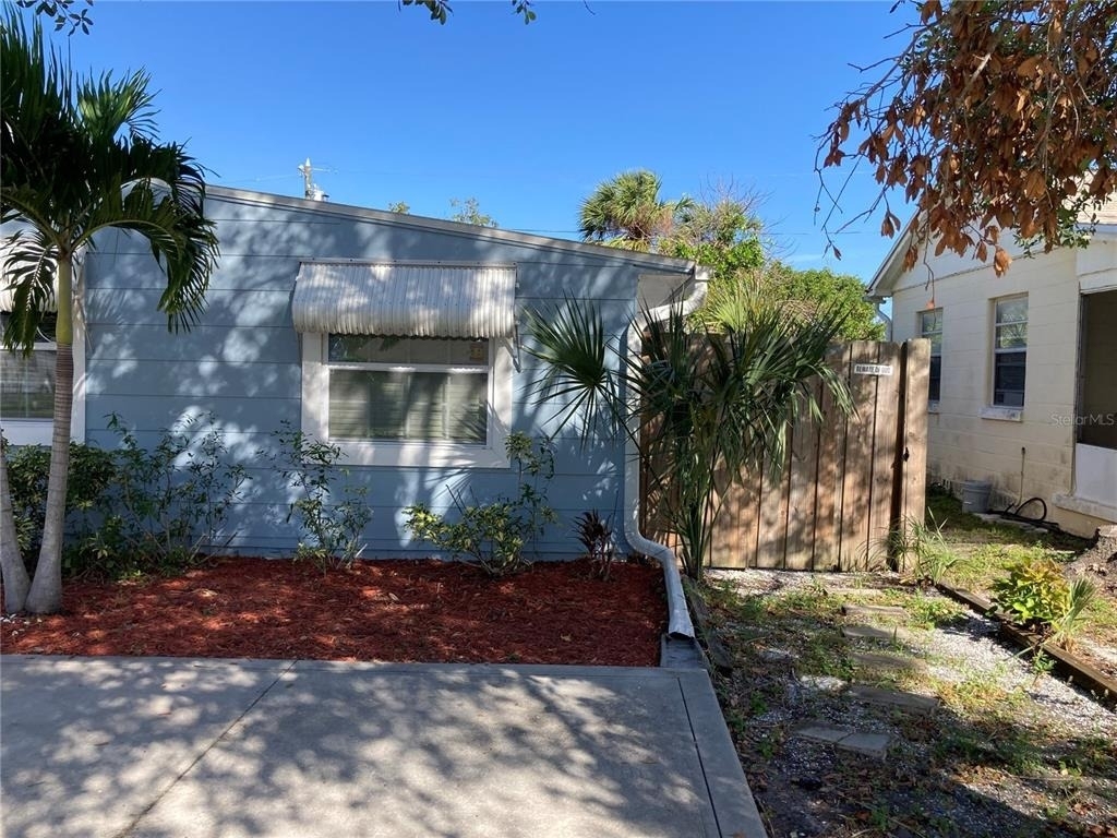5609 1/2 Tangerine Avenue S - Photo 0