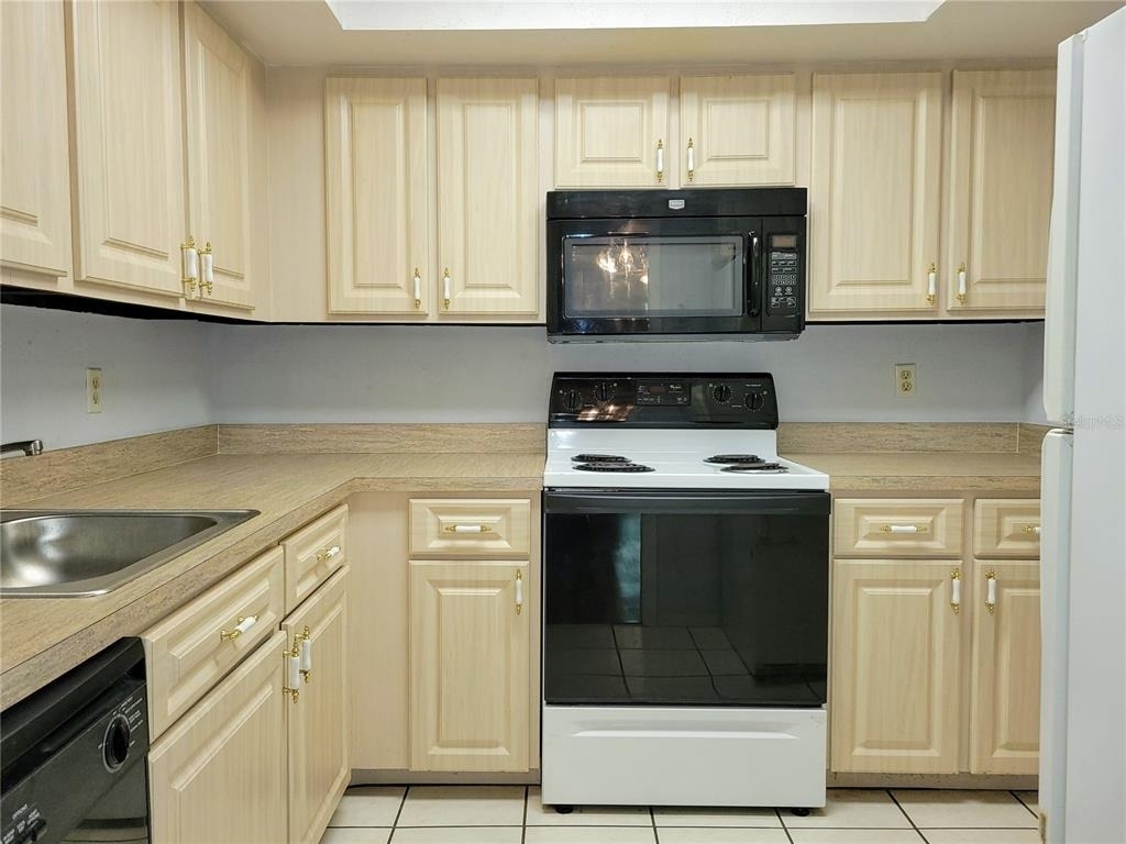 1635 58th Terrace S - Photo 7