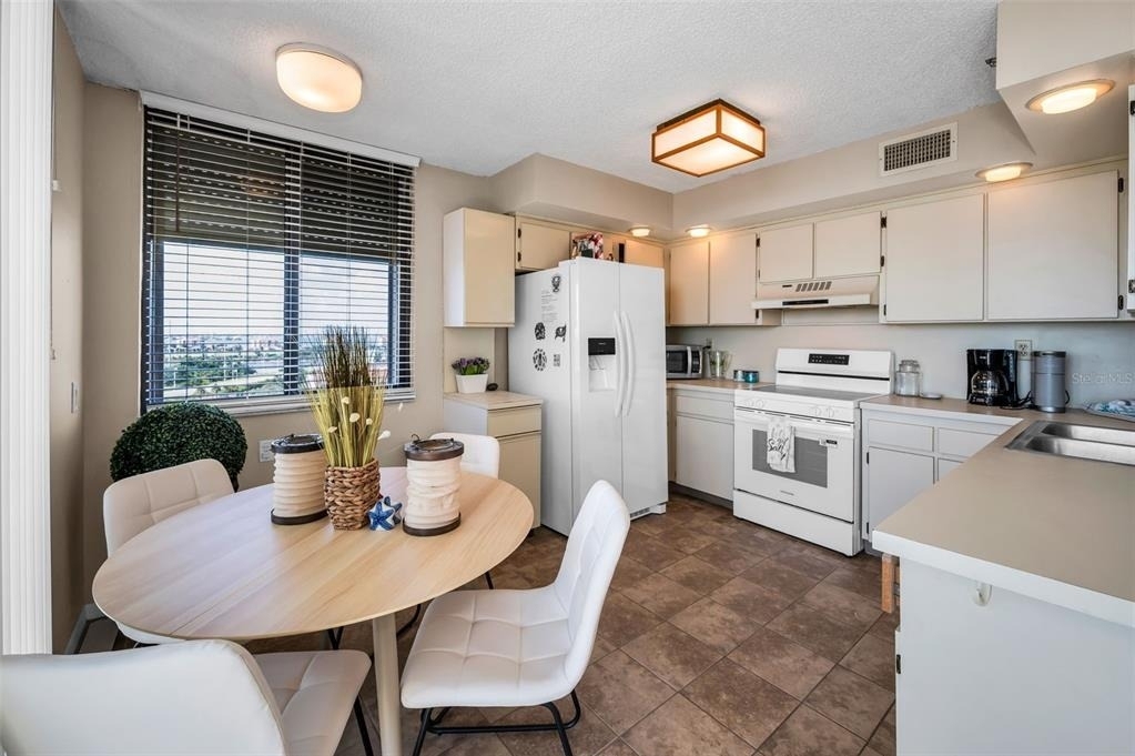 6322 Palma Del Mar Boulevard S - Photo 3