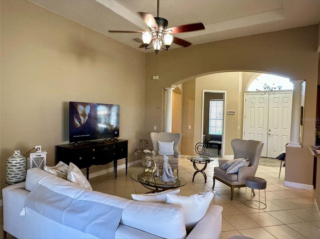 137 Medici Terrace - Photo 2