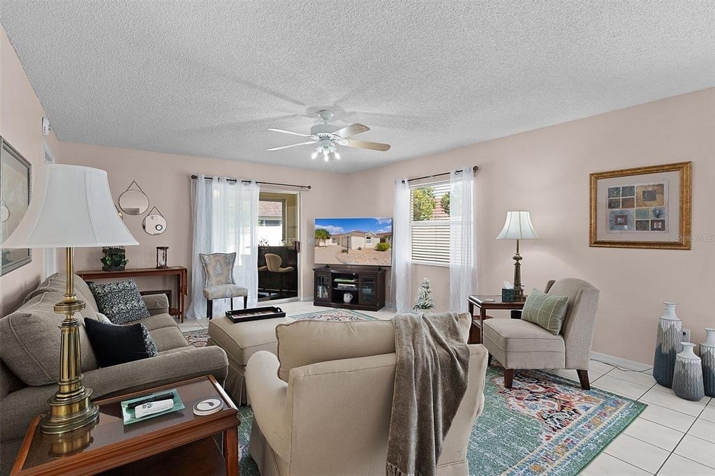 1330 La Jolla Circle - Photo 4
