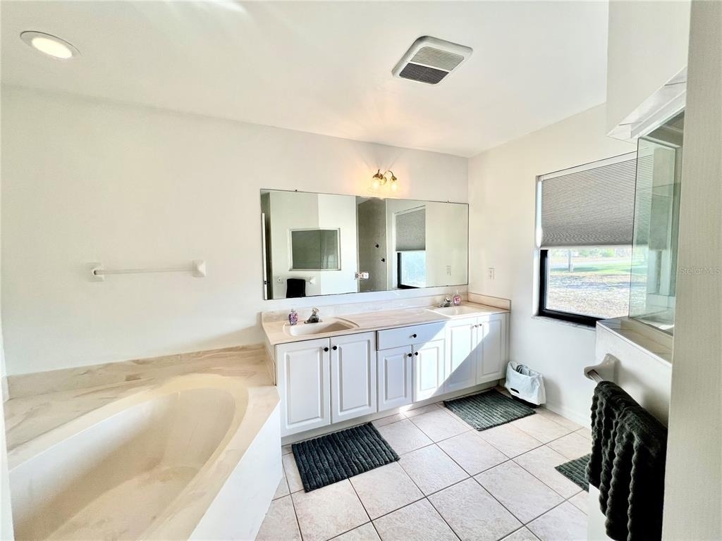 426 Nw 37th Place - Photo 25