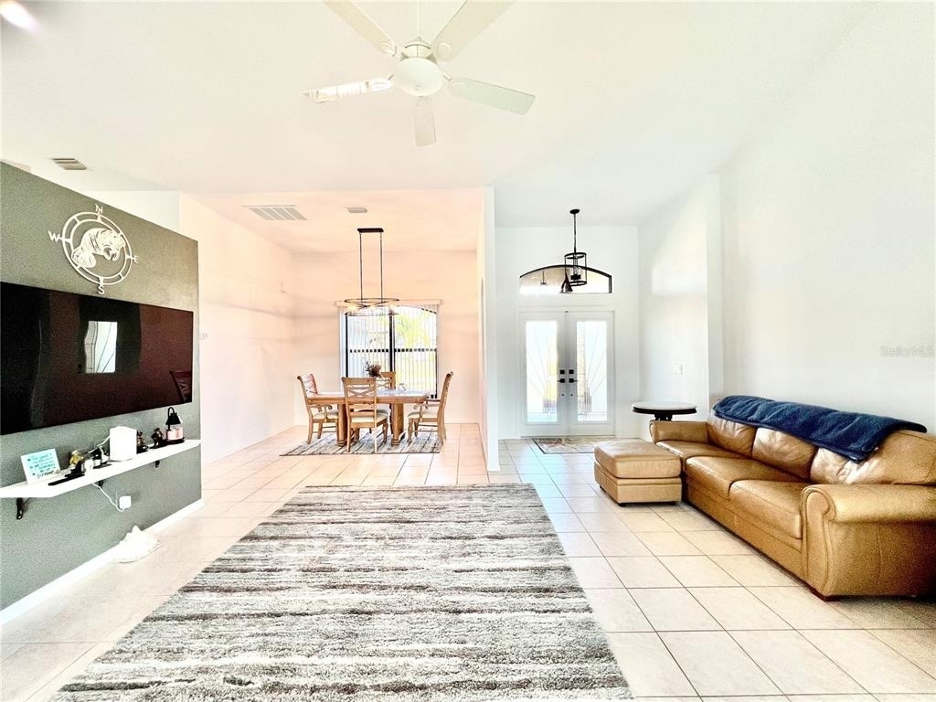 426 Nw 37th Place - Photo 18