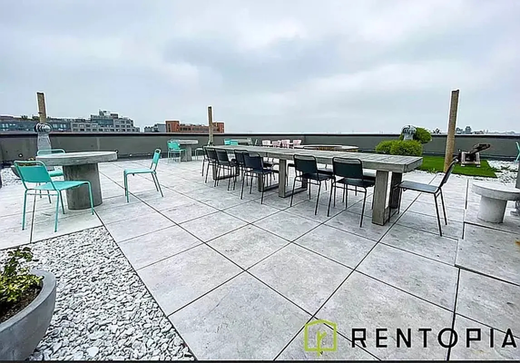 961 Willoughby Avenue - Photo 10