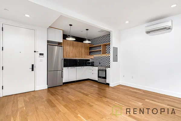961 Willoughby Avenue - Photo 2