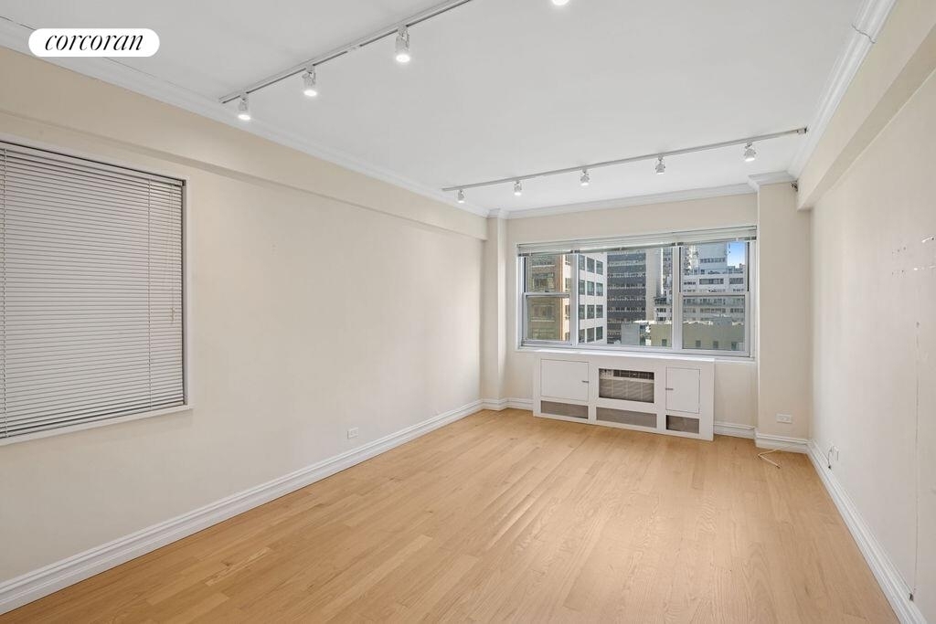 333 East 46th Street, - Photo 2