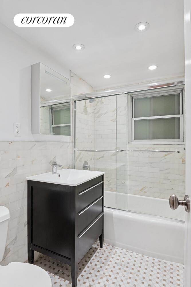 333 East 46th Street, - Photo 5