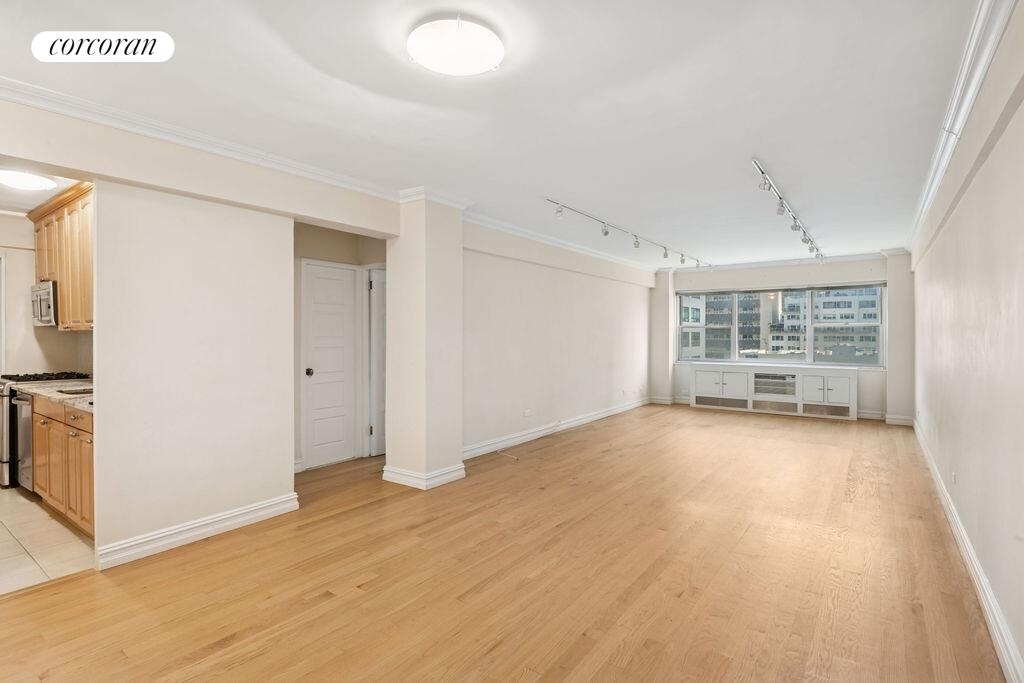 333 East 46th Street, - Photo 0