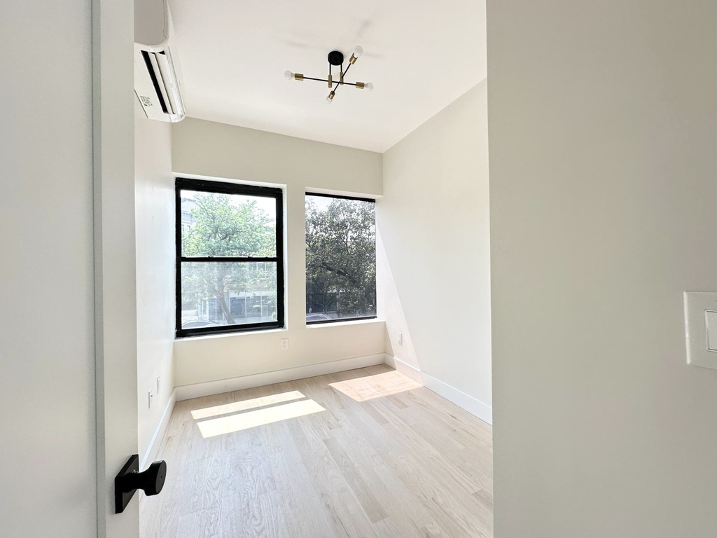 7th Ave ,  Flatbush Avenue - Photo 9