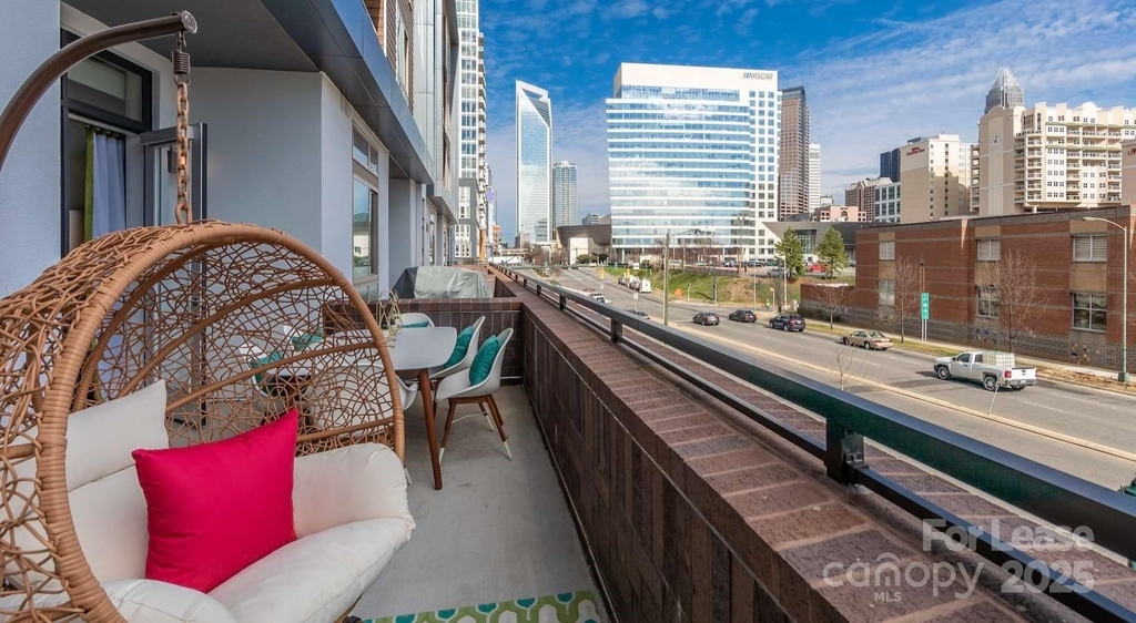 650 E Brooklyn Village Avenue - Photo 36