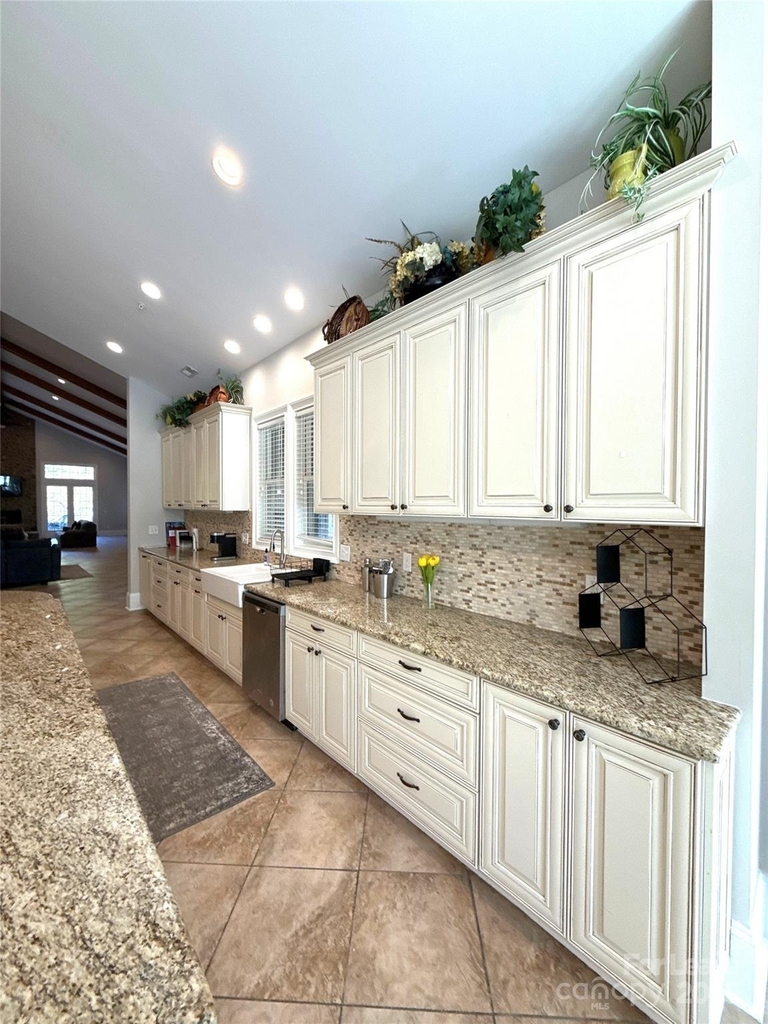 14019 Thompson Road - Photo 15
