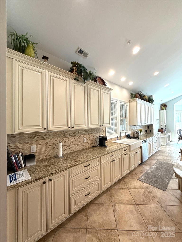 14019 Thompson Road - Photo 12