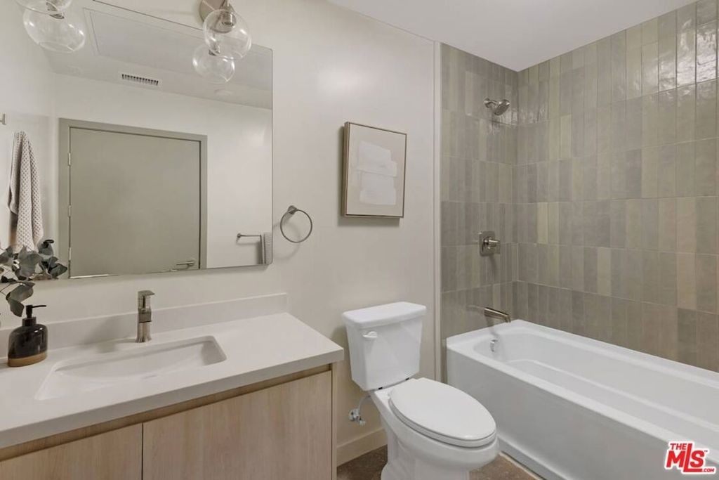 6320 Garvanza Avenue - Photo 4
