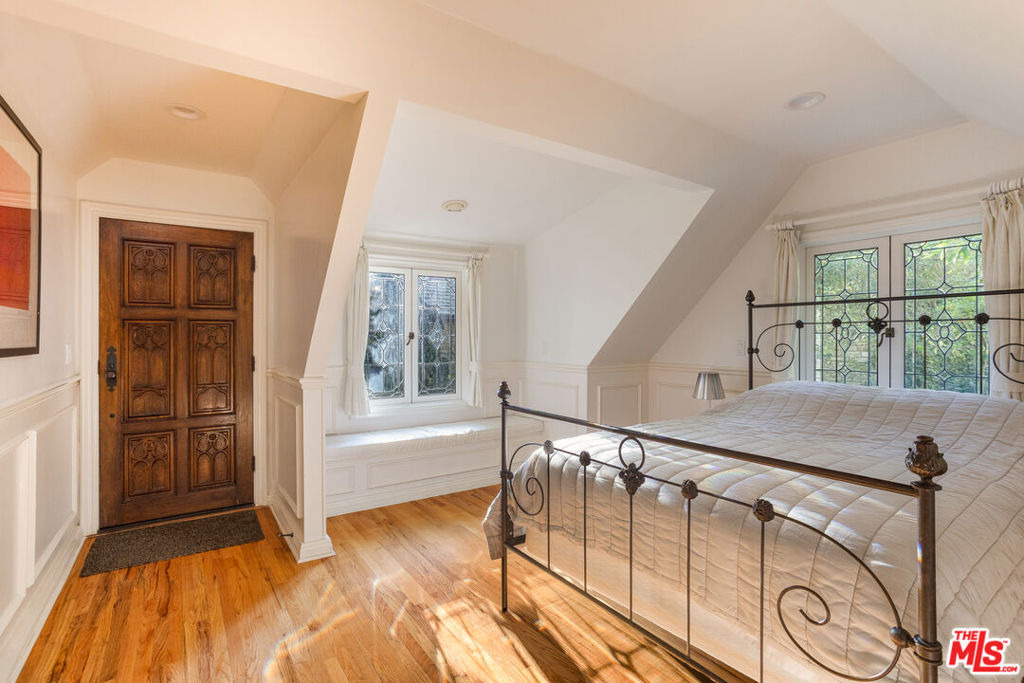 4880 Queen Florence Lane - Photo 31
