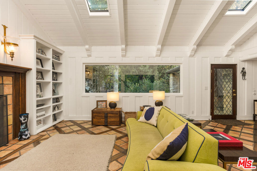 4880 Queen Florence Lane - Photo 8