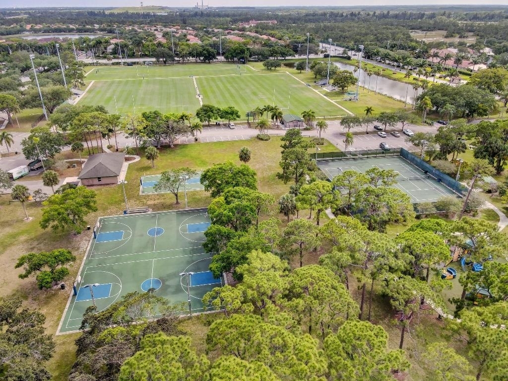 6 Lexington Lane E - Photo 67