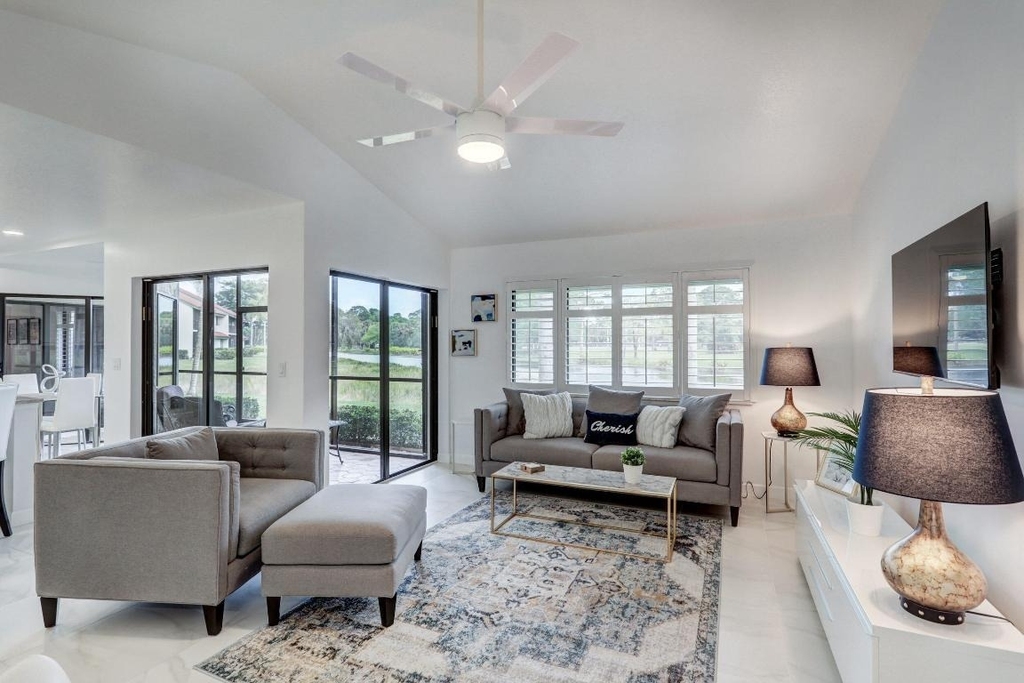 6 Lexington Lane E - Photo 12