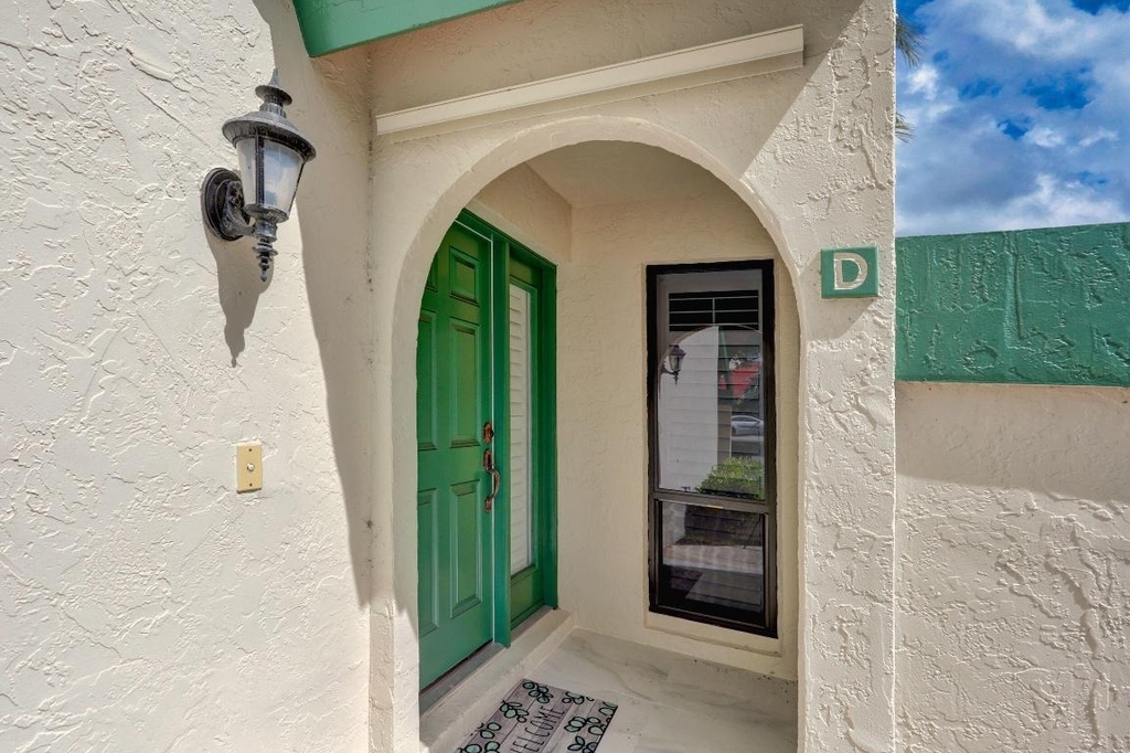 6 Lexington Lane E - Photo 10
