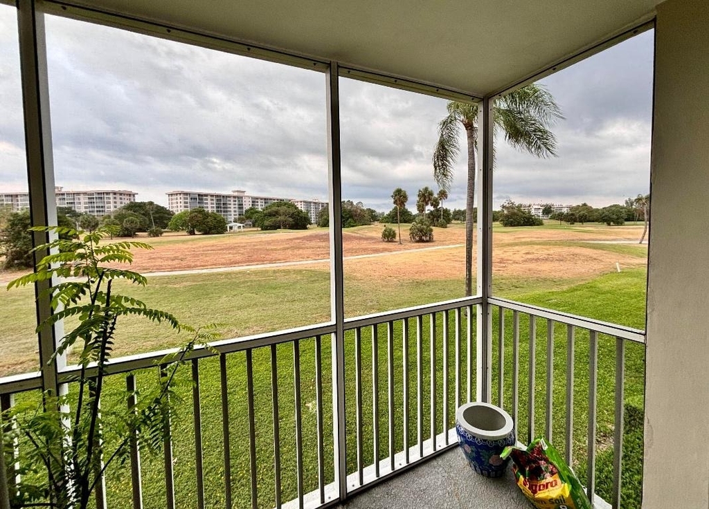 2900 N Palm Aire Drive - Photo 12