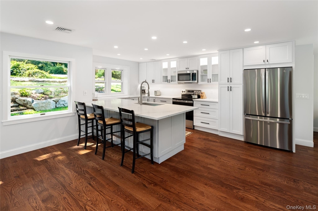 9 S Shore Drive - Photo 5