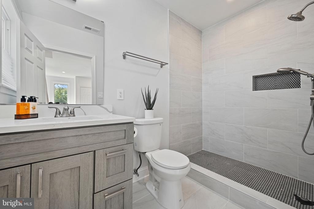 708 Hankin Street - Photo 18